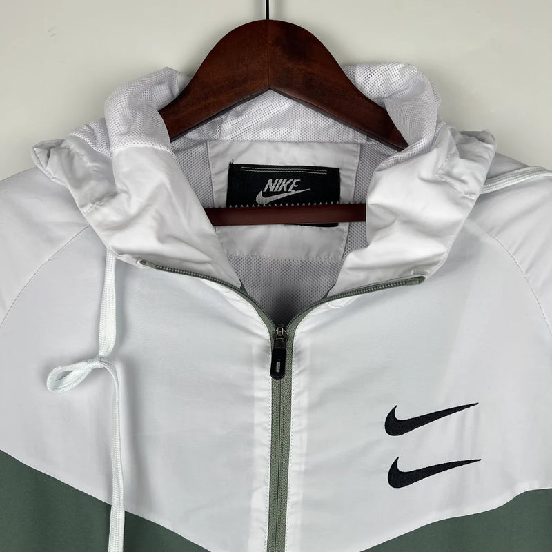 Jaqueta Corta Vento Nike - Forrada e com Capuz, Verde com Branco