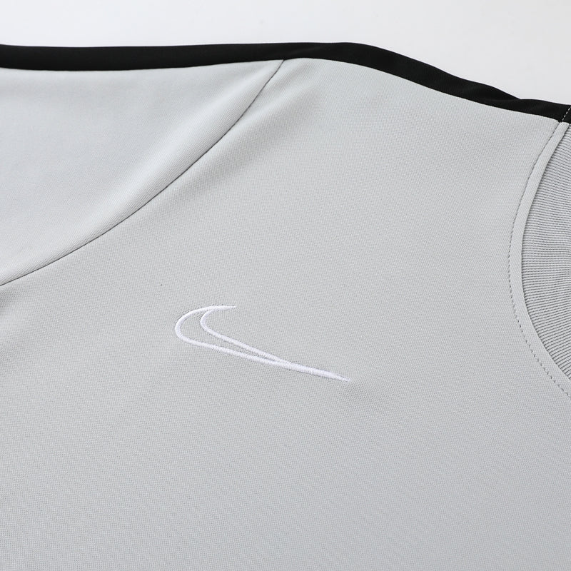 Conjunto Nike Dri-Fit - Camisa + Calça, Cinza com Preto