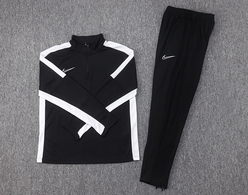 Conjunto Nike Dri-Fit de Frio - Jaqueta + Calça, Preto com Branco