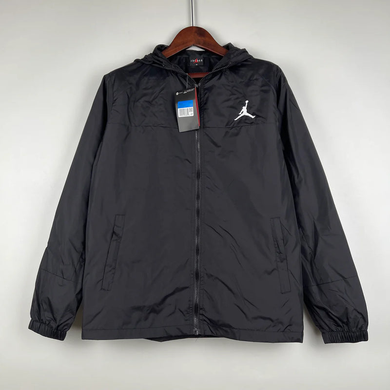 Jaqueta Corta Vento Nike Air Jordan - Forrada e com Capuz, Preto