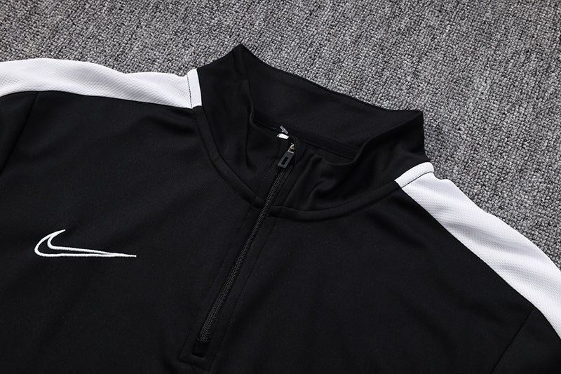Conjunto Nike Dri-Fit de Frio - Jaqueta + Calça, Preto com Branco