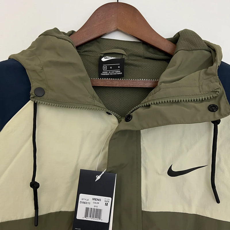 Jaqueta Corta Vento Nike - Forrada e com Capuz, Verde com Azul